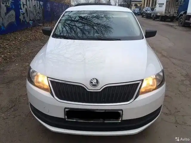 Фото автомобиля SKODA RAPID, 2015 — госномер С113ТА05. Цвет: Белый