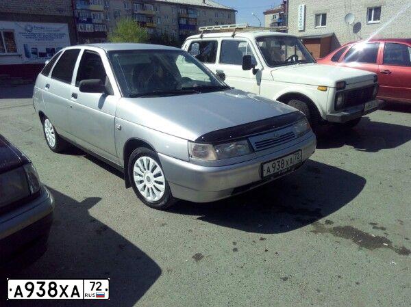 Фото автомобиля LADA 2112 LADA, 2004 — госномер С868РС72. Цвет: СВЕТЛО-СЕРЕБРИСТЫЙ МЕТАЛЛ