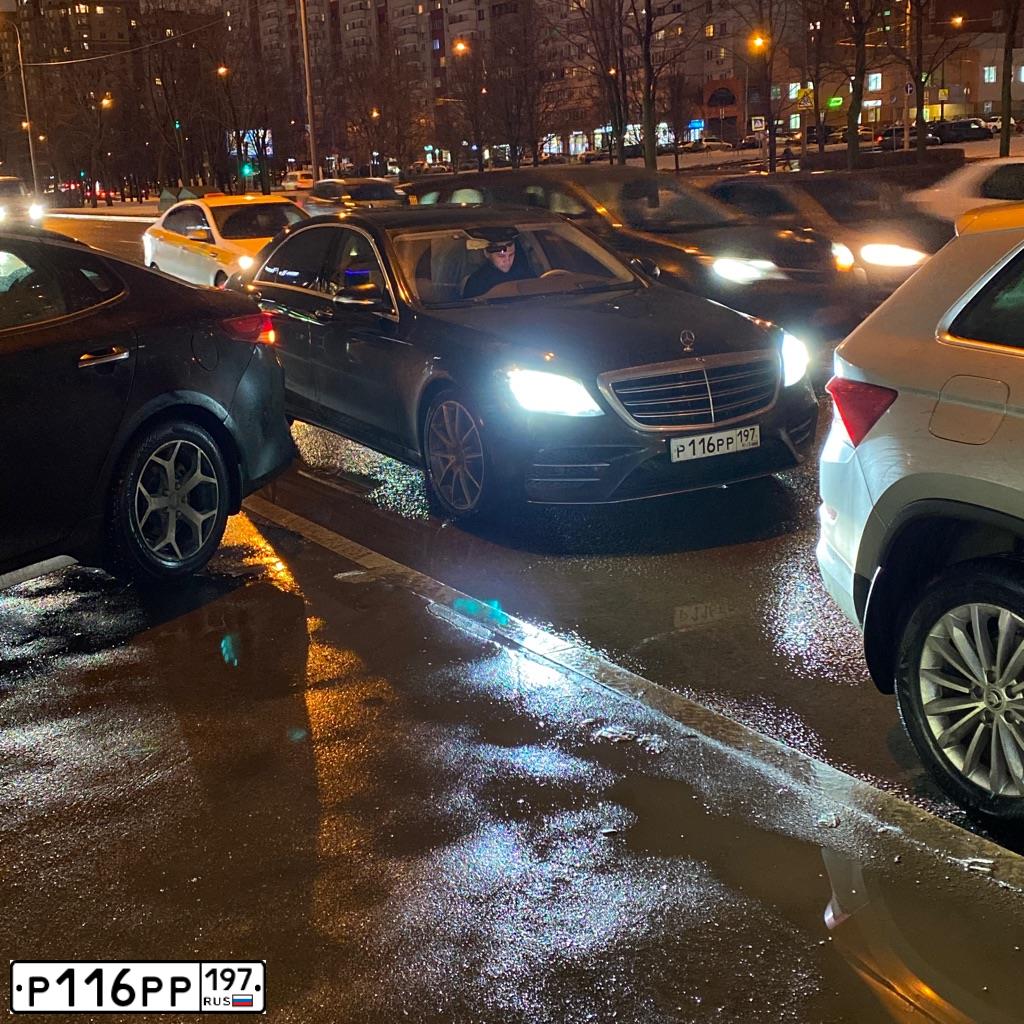 Фото автомобиля KIA SPORTAGE, 2012 — госномер Р116РР197. Цвет: СЕРЫЙ