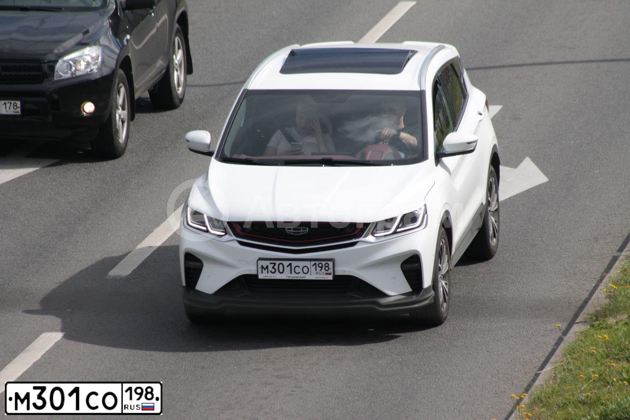 Фото автомобиля GEELY COOLRAY, 2020 — госномер М301СО198. Цвет: Белый