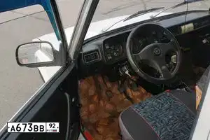 Фото автомобиля LADA 2105, 1987 — госномер В868ЕУ92. Цвет: Белый