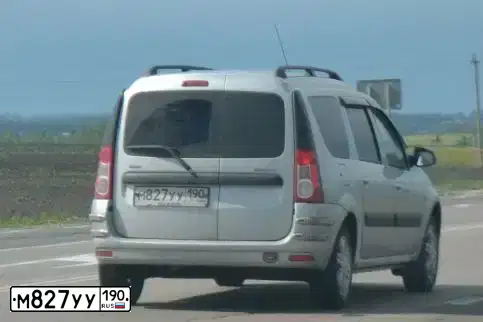 Фото автомобиля LADA LARGUS, 2013 — госномер К495УК790. Цвет: Серебристый