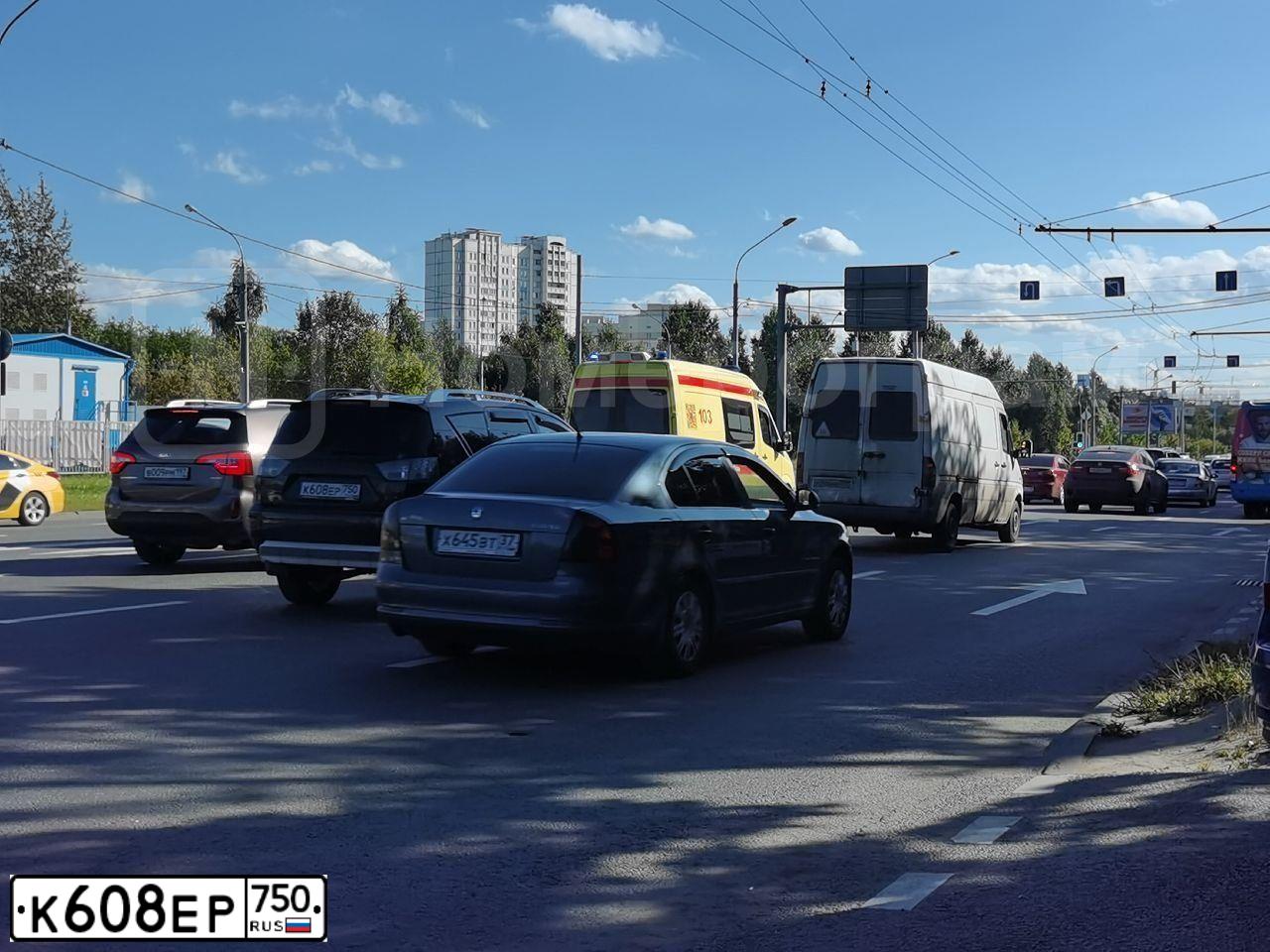 Фото автомобиля VOLKSWAGEN POLO, 2006 — госномер В353ЕМ197. Цвет: ЖЁЛТЫЙ