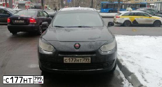 Фото автомобиля RENAULT FLUENCE, 2012 — госномер Х500КУ799. Цвет: ЧЕРНЫЙ