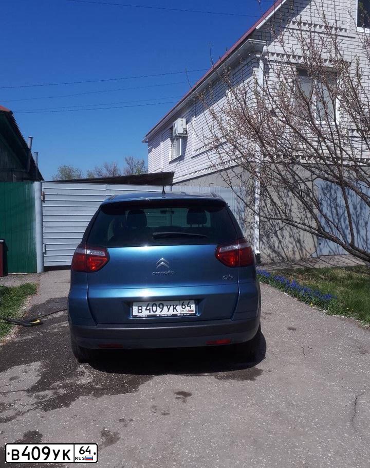 Фото автомобиля CITROEN C4 PICASSO, 2011 — госномер Н585КО136. Цвет: ТЕМНО ГОЛУБОЙ