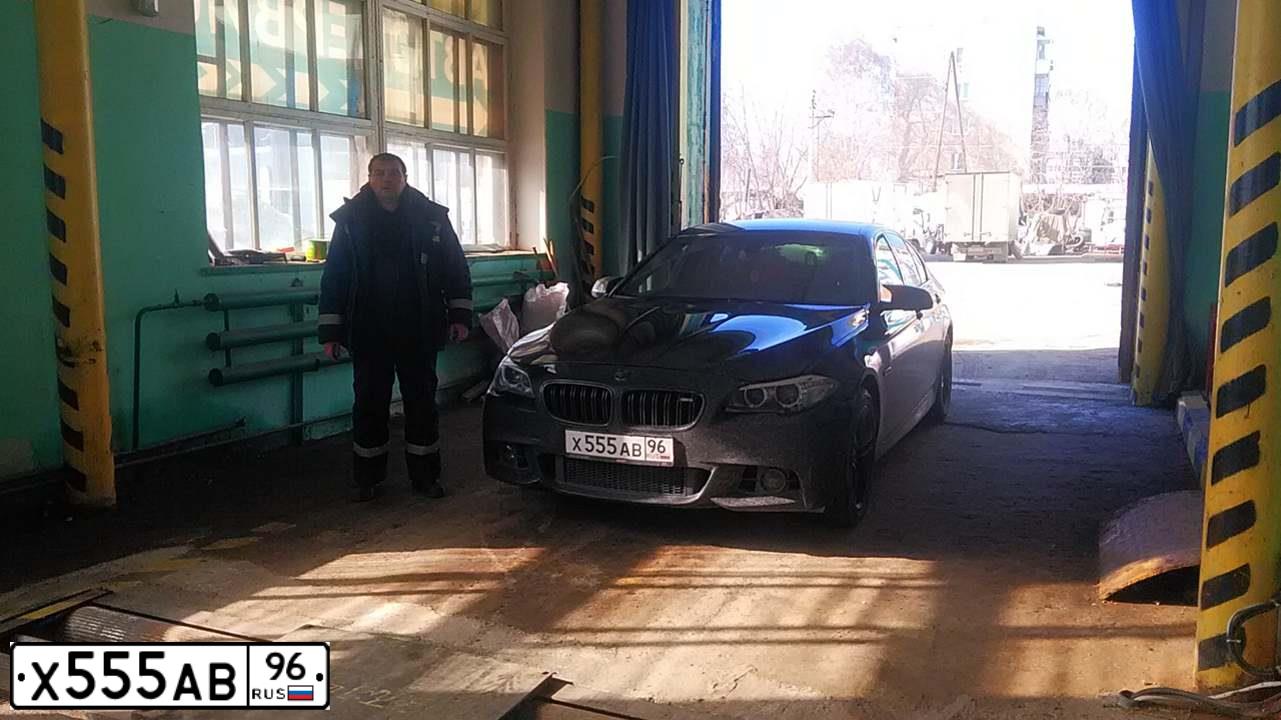 Фото автомобиля BMW SERIE 5, 2013 — госномер М999АМ196. Цвет: ЧЕРНЫЙ