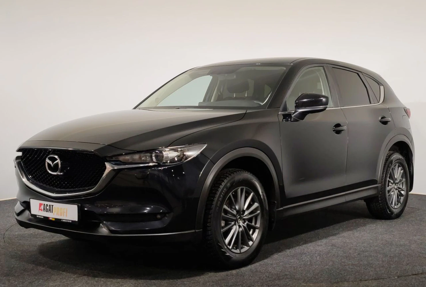 Фото автомобиля MAZDA CX-5, 2017 — госномер Х665ОО76. Цвет: ЧЕРНЫЙ