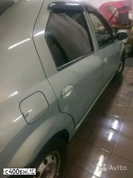 Фото автомобиля RENAULT LOGAN, 2007 — госномер С400ЕН47. Цвет: СВЕТЛО-ЗЕЛЕНЫЙ