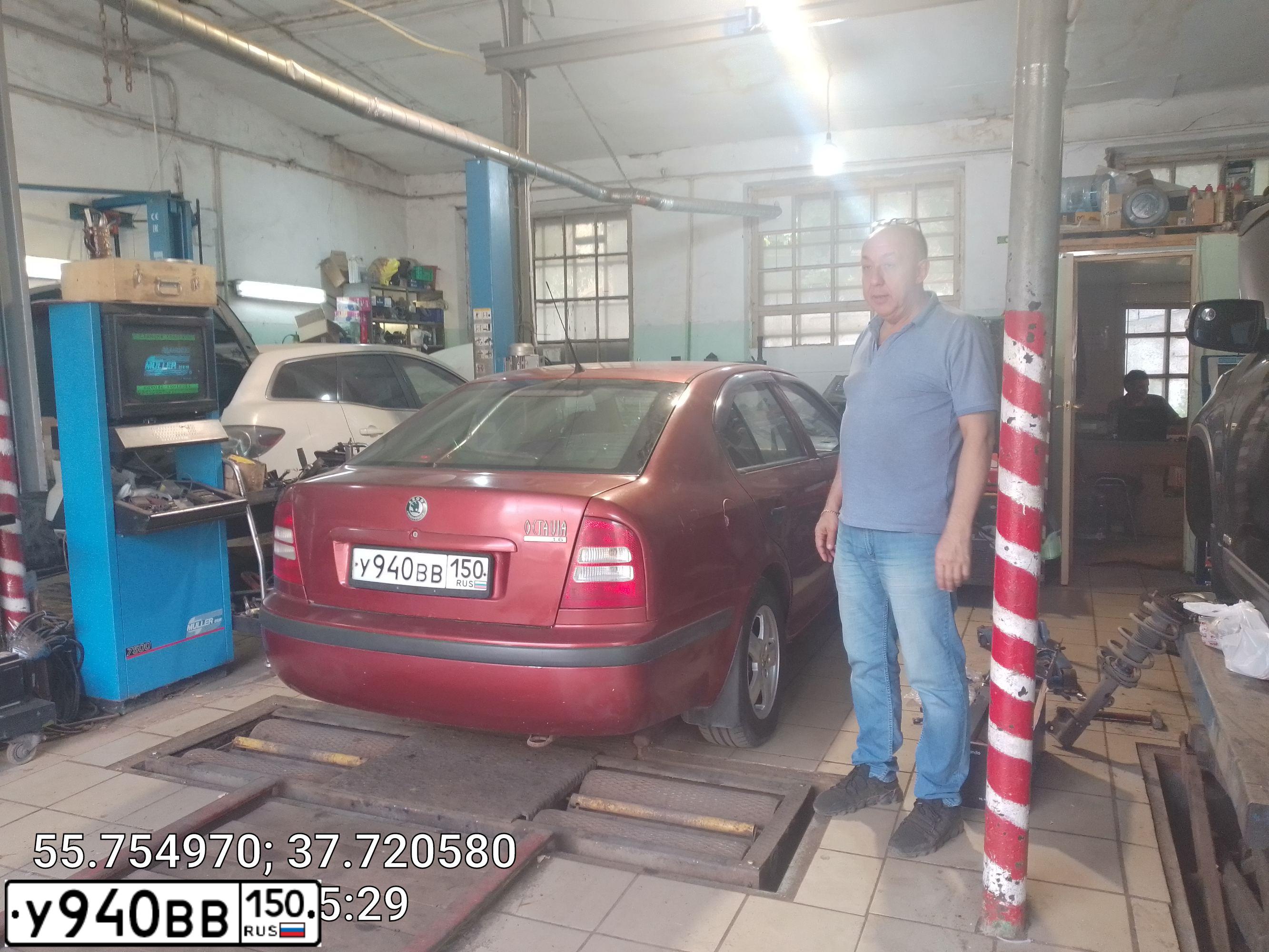 Фото автомобиля SKODA OCTAVIA, 2001 — госномер Е406ТО797. Цвет: КРАСНЫЙ ТЕМНЫЙ