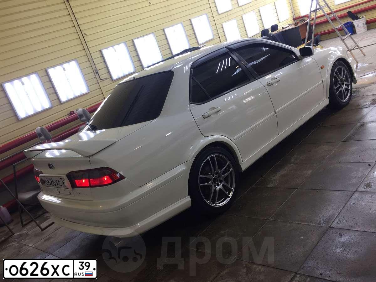 Фото автомобиля MERCEDES E-KLASSE, 2000 — госномер Р618КМ39. Цвет: Серебристый