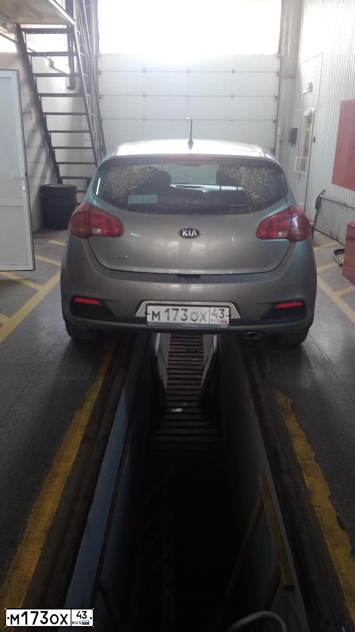 Фото автомобиля KIA CEE'D, 2014 — госномер М173ОХ43. Цвет: СЕРЕБРИСТЫЙ