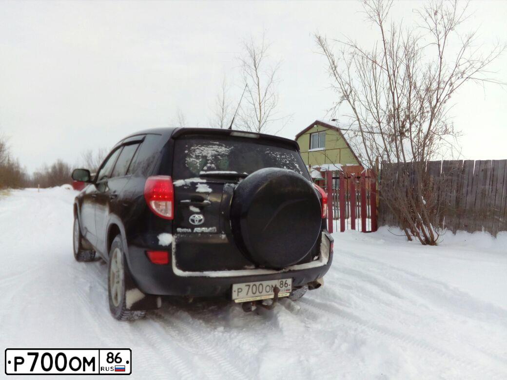 Фото автомобиля TOYOTA RAV4, 2007 — госномер Р700ОМ86. Цвет: ЧЕРНЫЙ