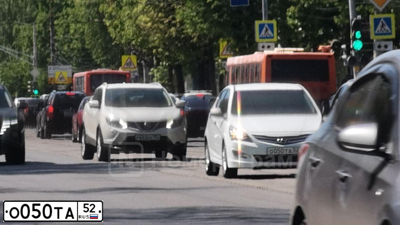Фото автомобиля LADA 2112 LADA, 2004 — госномер В965УЕ43. Цвет: СВЕТЛО-СЕРЫЙ