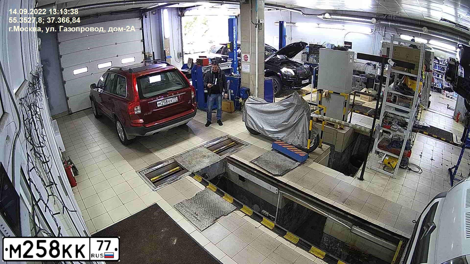 Фото автомобиля VOLVO XC90, 2010 — госномер Е369СХ790. Цвет: КРАСНЫЙ