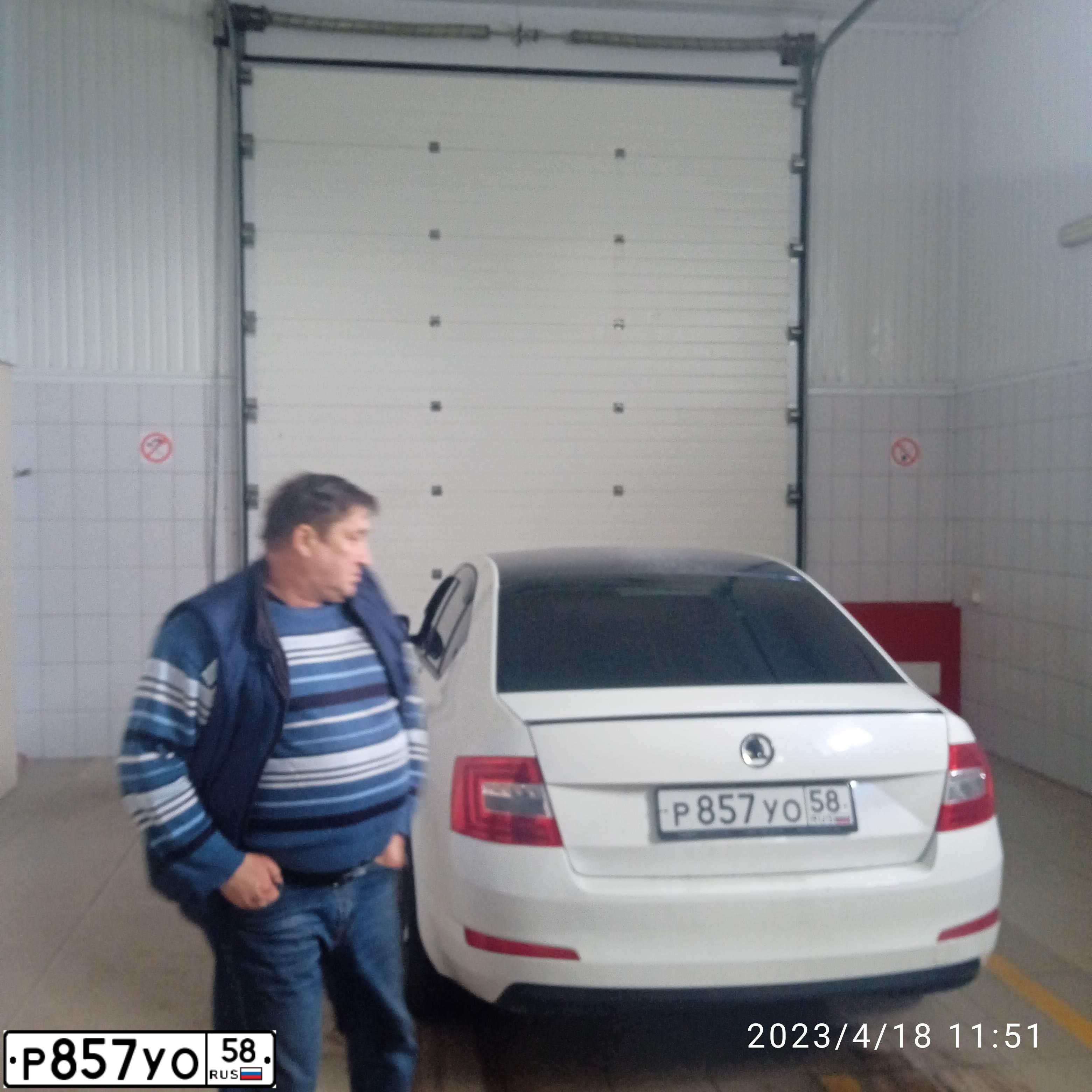 Фото автомобиля SKODA OCTAVIA, 2014 — госномер А460СМ60. Цвет: Белый