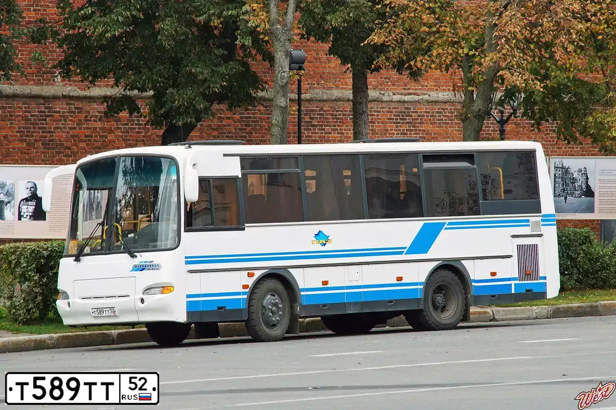 Фото автомобиля PAZ 4230, 2004 — госномер Т589ТТ52. Цвет: Бело-Синий