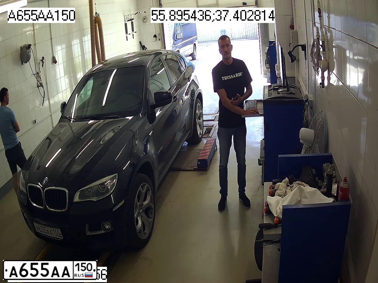 Фото автомобиля PORSCHE CAYENNE, 2003 — госномер С599КУ72. Цвет: Оранжевый