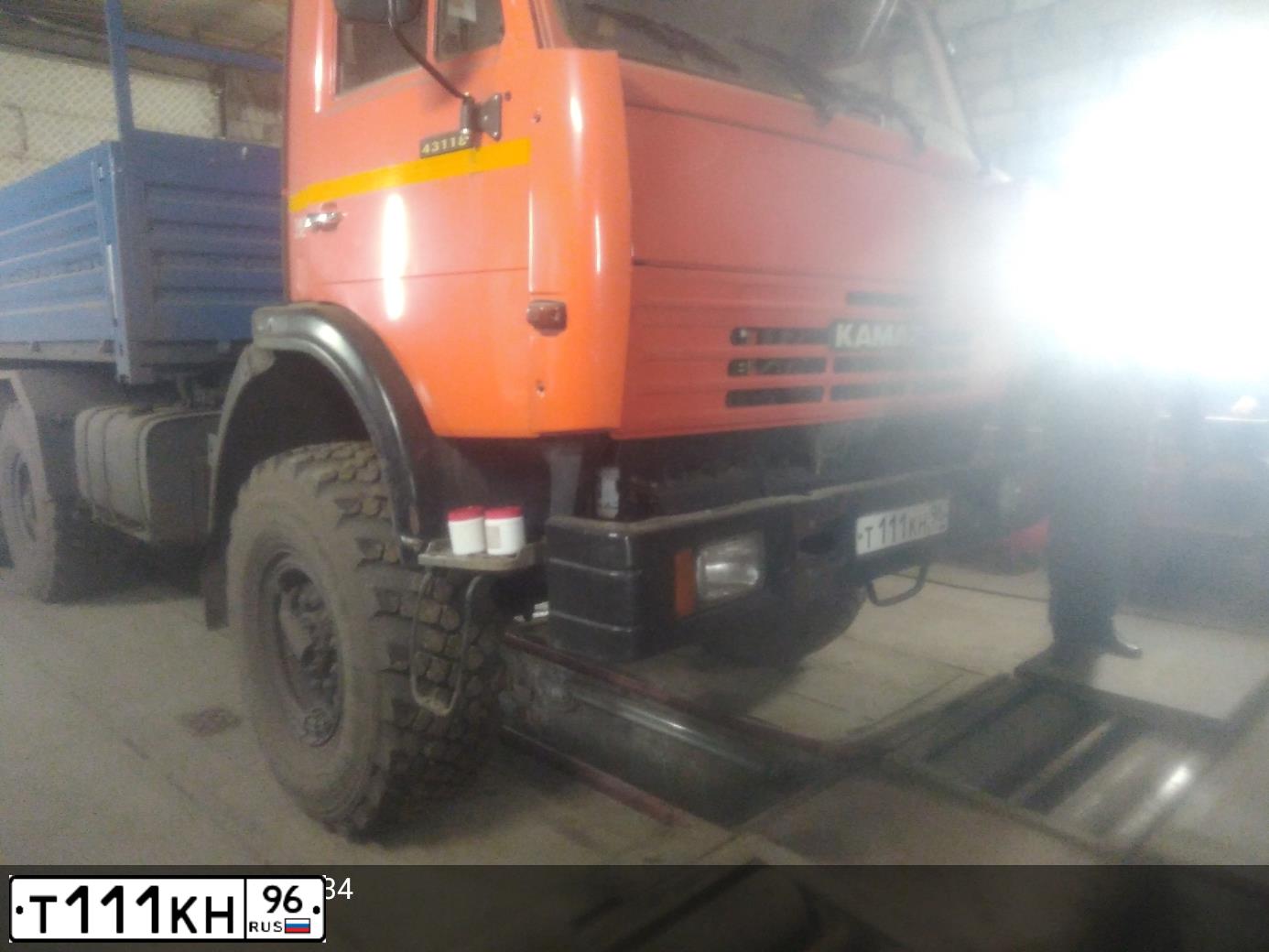 Фото автомобиля KAMAZ 43118 /6X6/, 2011 — госномер Т111КН96. Цвет: ОРАНЖЕВЫЙ