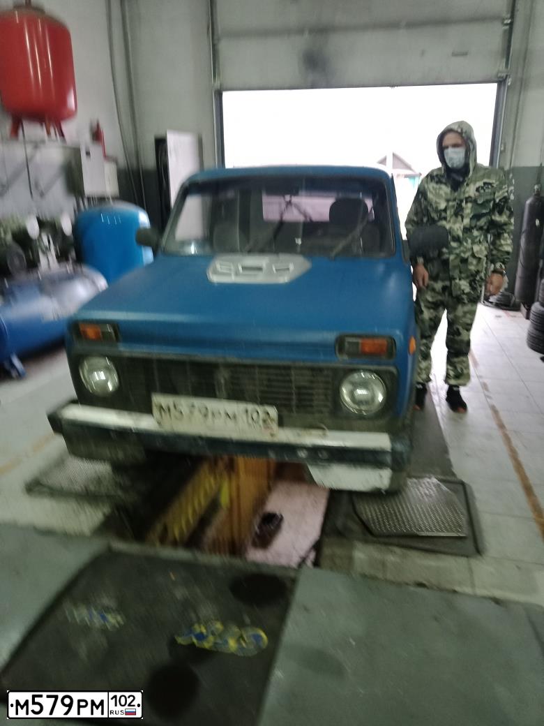 Фото автомобиля LADA 2121 NIVA, 2002 — госномер М579РМ102. Цвет: сине-зеленый
