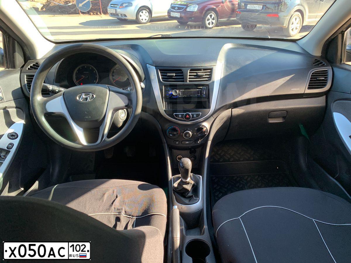 Фото автомобиля RENAULT DUSTER, 2018 — госномер Х050АС102. Цвет: ТЕМНО-КОРИЧНЕВЫЙ