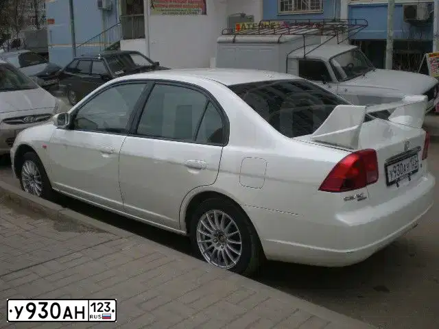 Фото автомобиля LADA 2107, 2004 — госномер У930АН123. Цвет: ЯРКО-БЕЛЫЙ