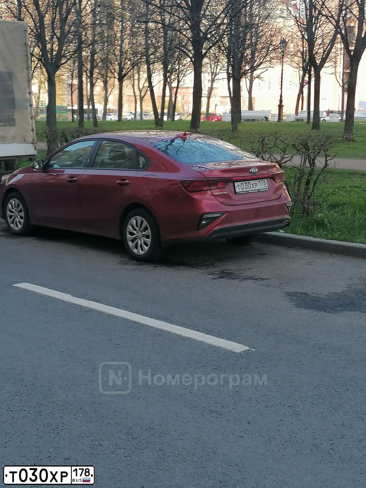 Фото автомобиля KIA RIO, 2016 — госномер К464СО35. Цвет: голубой