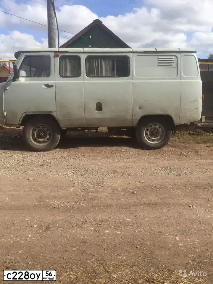 Фото автомобиля UAZ 3741, 2010 — госномер С228ОУ56. Цвет: БЕЛАЯ НОЧЬ