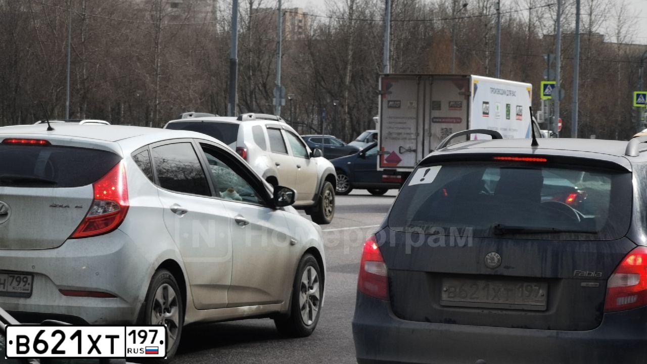 Фото автомобиля SKODA FABIA, 2012 — госномер В621ХТ197. Цвет: ТЕМНО-СИНИЙ