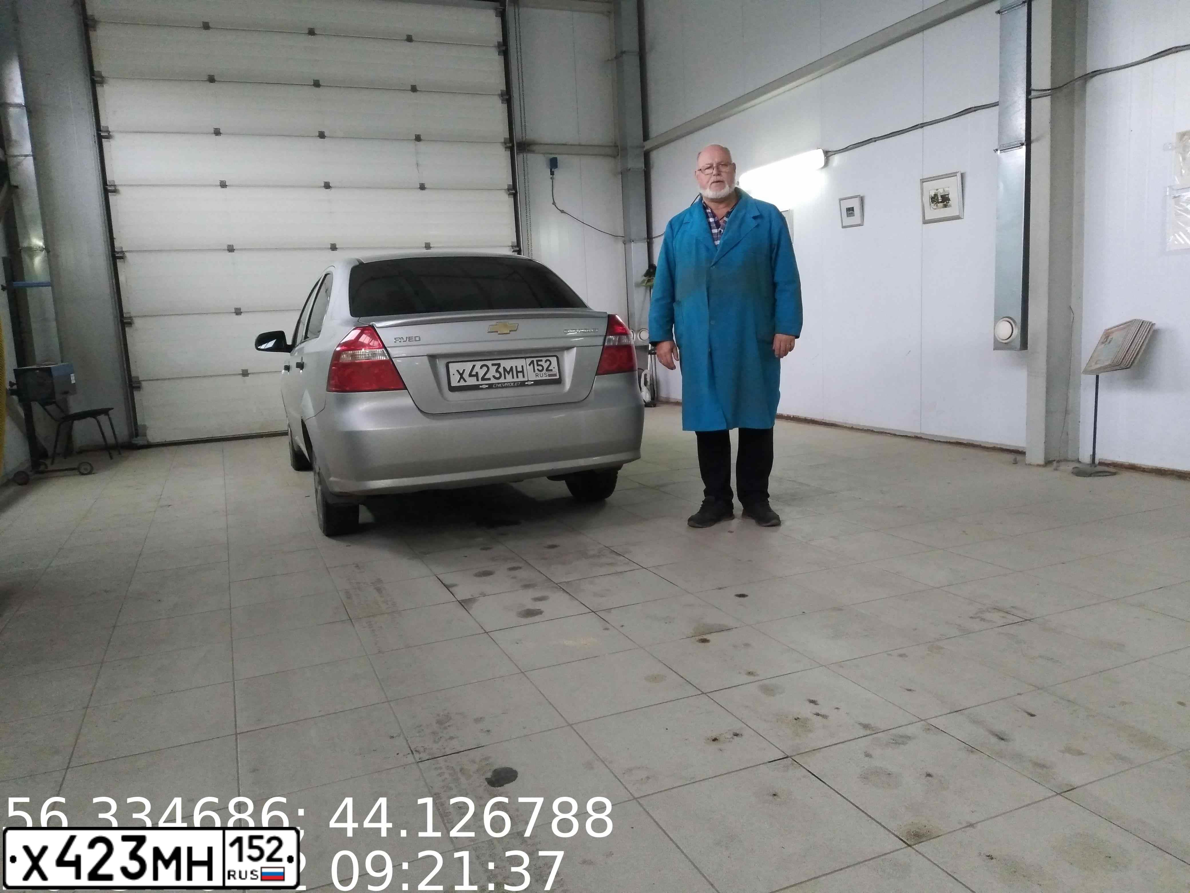 Фото автомобиля CHEVROLET AVEO, 2010 — госномер А131ТН152. Цвет: СВЕТЛО-СЕРЫЙ