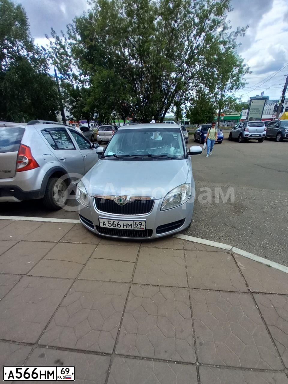 Фото автомобиля SKODA FABIA, 2009 — госномер А566НМ69. Цвет: СЕРЕБРИСТЫЙ