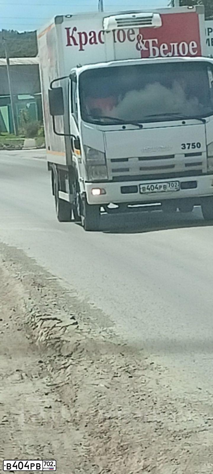 Фото автомобиля ISUZU NPR, 2018 — госномер В404РВ702. Цвет: БЕЛЫЙ