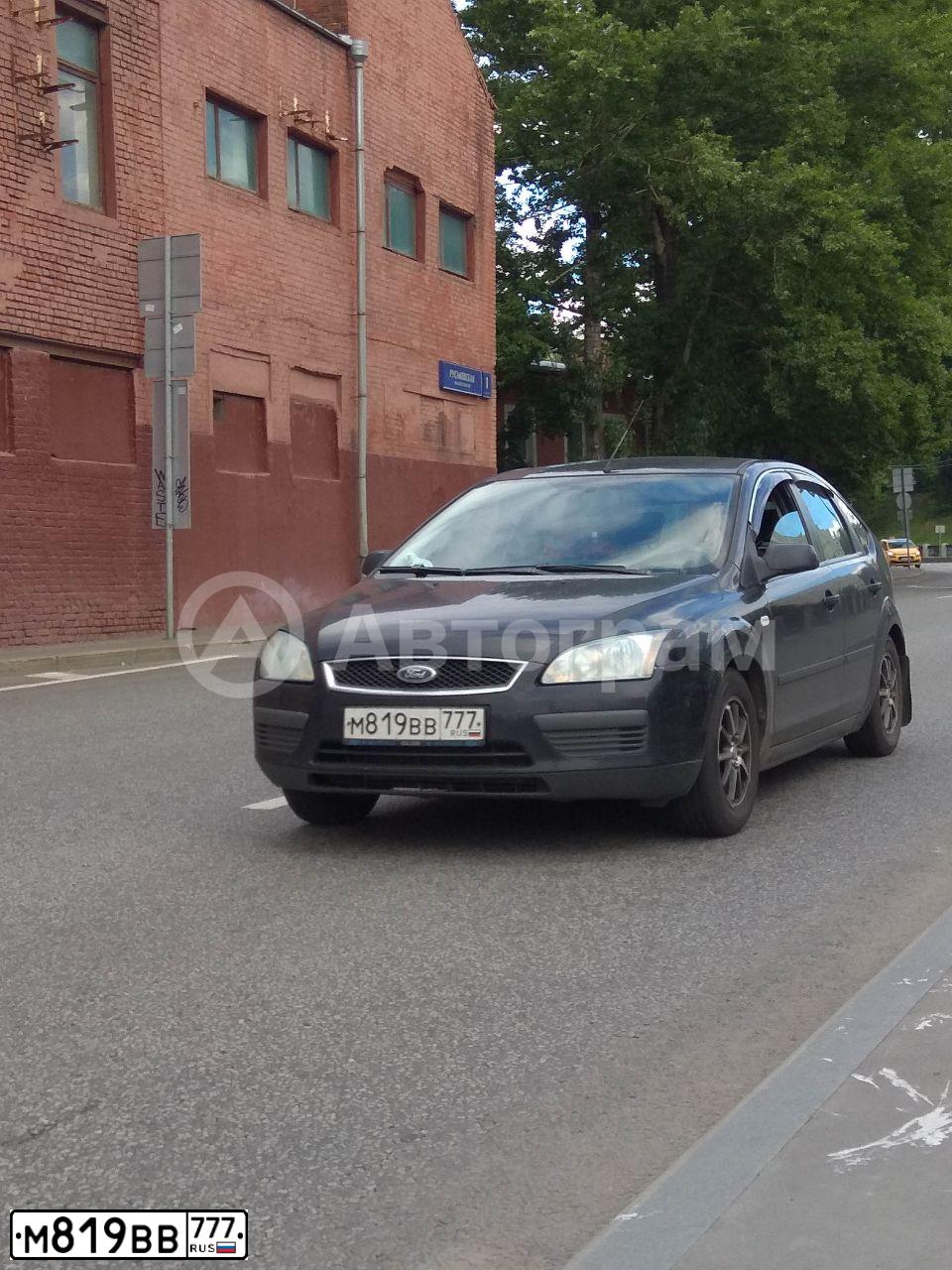 Фото автомобиля FORD FOCUS, 2006 — госномер М819ВВ777. Цвет: ЧЕРНЫЙ