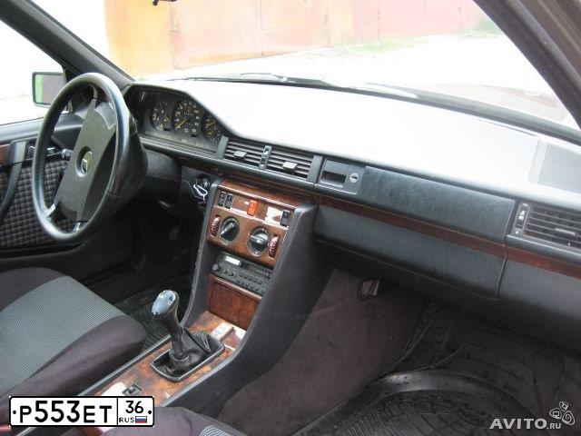 Фото автомобиля MERCEDES E-KLASSE, 1989 — госномер С433РЕ57. Цвет: СВЕТЛО-КОРИЧНЕВЫЙ