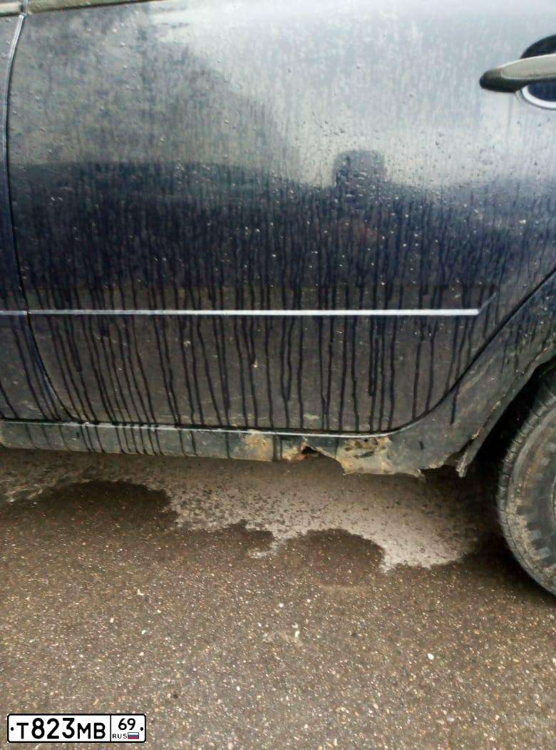 Фото автомобиля LADA 1118 KALINA, 2007 — госномер Т823МВ69. Цвет: ТЕМНЫЙ СИНЕ-ФИОЛЕТОВЫЙ