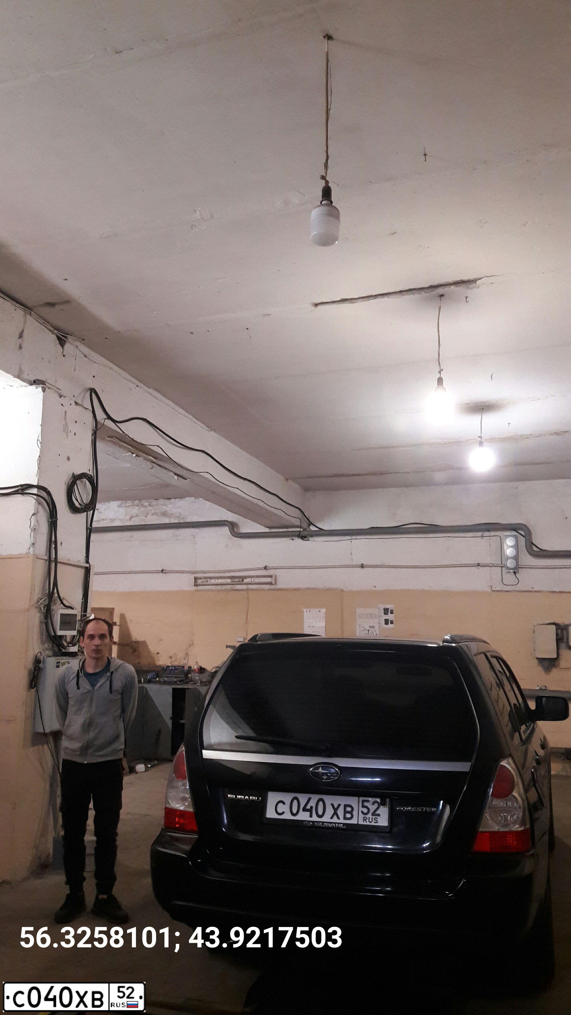 Фото автомобиля SUBARU FORESTER, 2006 — госномер С040ХВ52. Цвет: ЧЕРНЫЙ