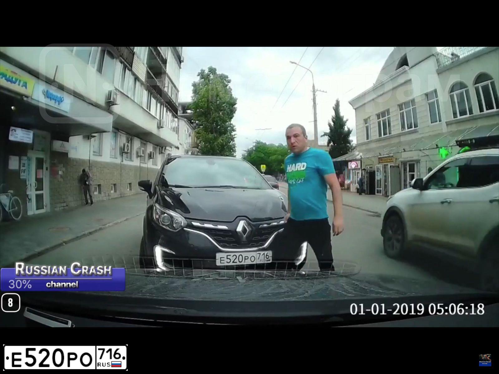 Фото автомобиля RENAULT KAPTUR, 2020 — госномер Е520РО716. Цвет: ЧЕРНЫЙ