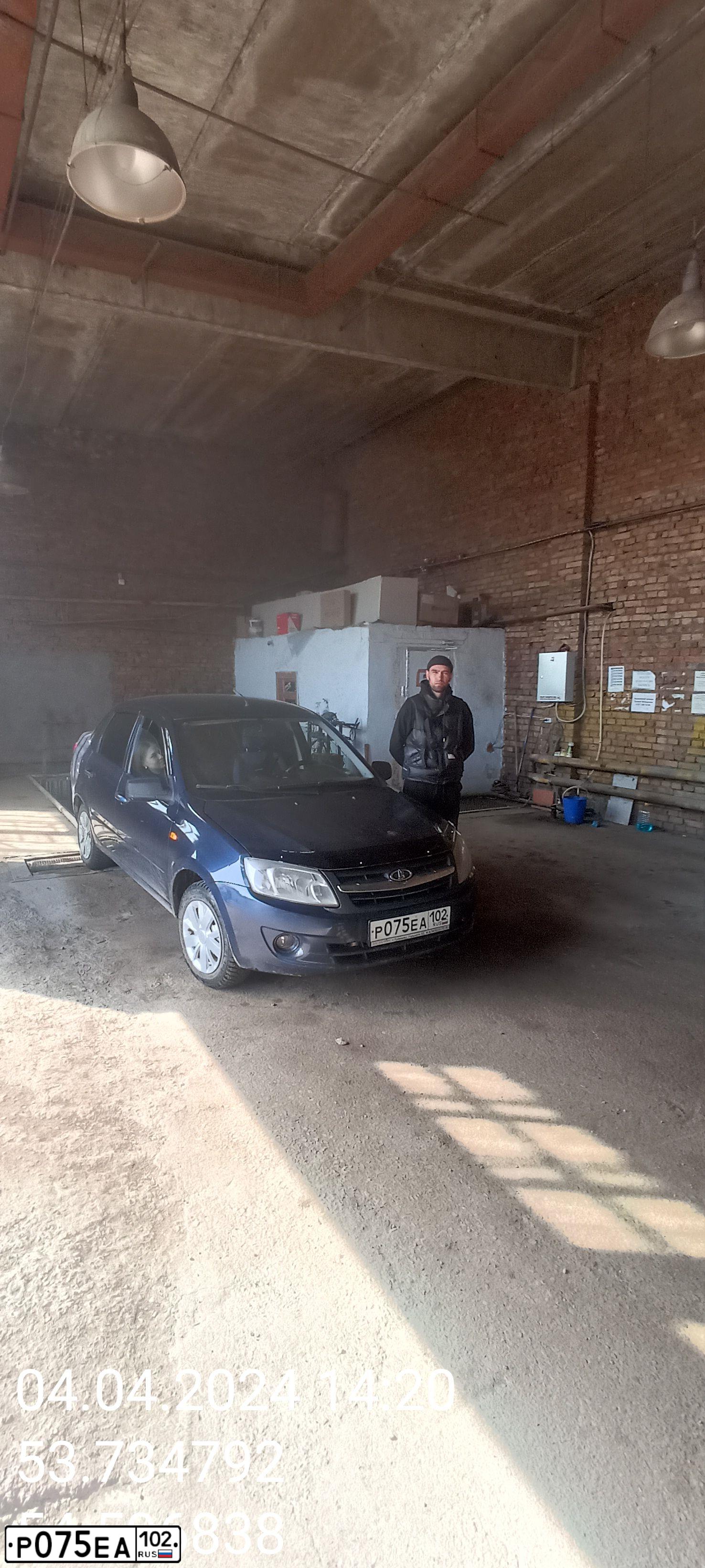 Фото автомобиля LADA GRANTA, 2013 — госномер М863ВО702