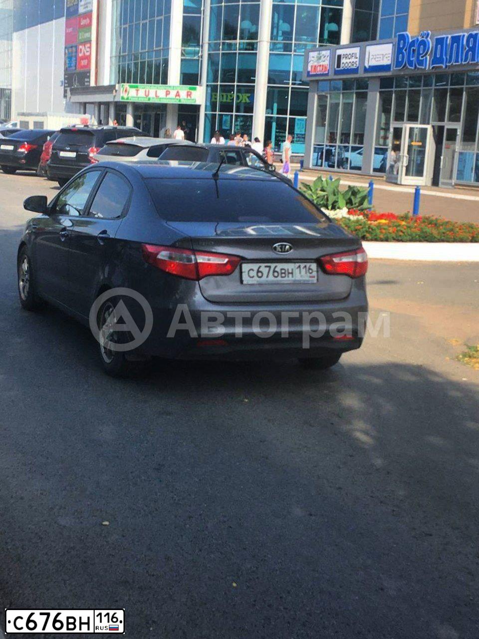 Фото автомобиля KIA RIO, 2012 — госномер С676ВН116. Цвет: СЕРЫЙ