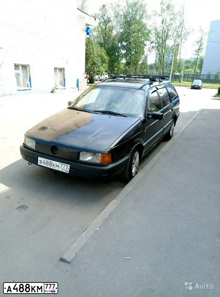 Фото автомобиля VOLKSWAGEN PASSAT, 1992 — госномер А488КМ777. Цвет: ЧЕРНЫЙ
