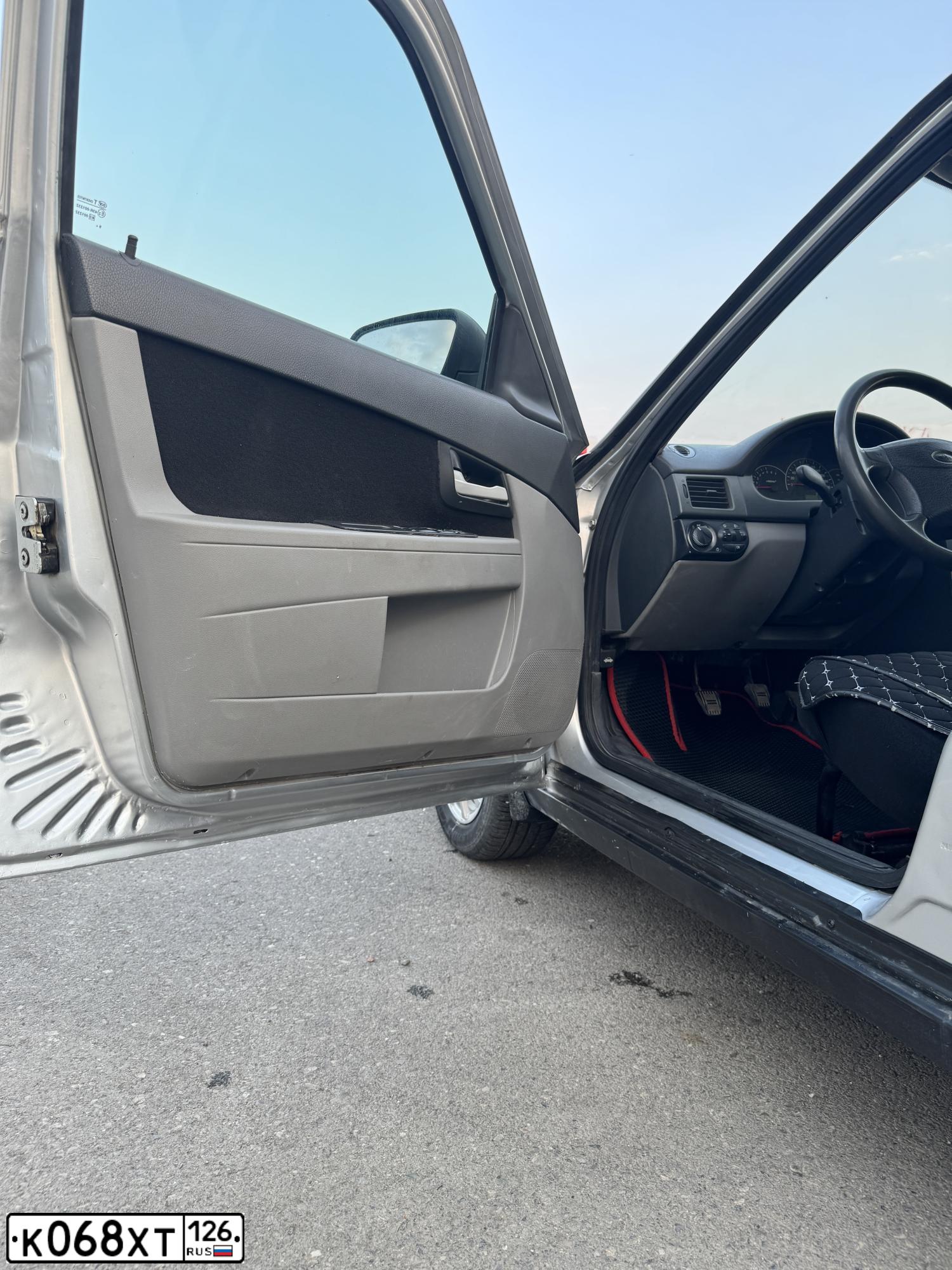 Фото автомобиля LADA 2170 PRIORA, 2010 — госномер К068ХТ126. Цвет: СВЕТЛО-СЕРЕБРИСТЫЙ МЕТАЛЛ
