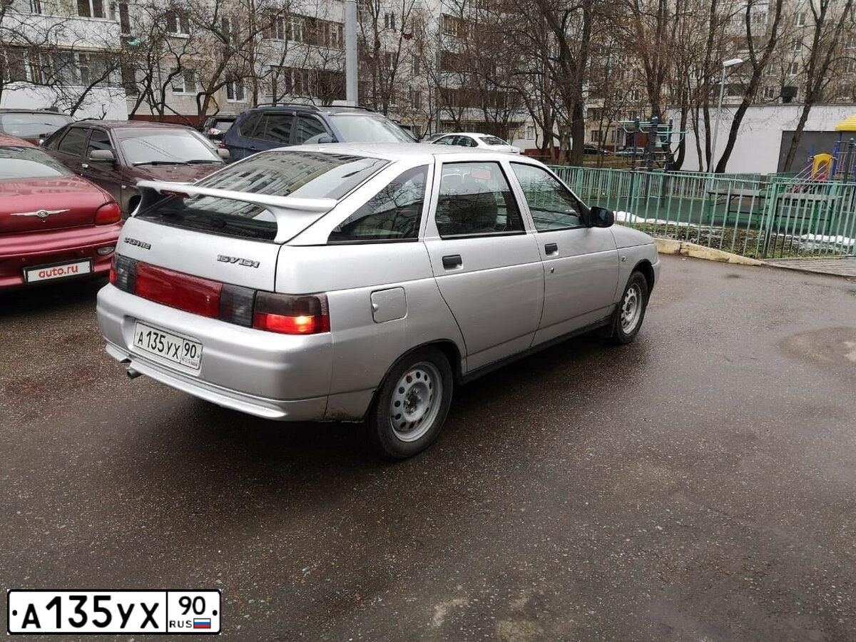 Фото автомобиля LADA 2112 LADA, 2005 — госномер А135УХ90. Цвет: Светло-Серебристый металлик