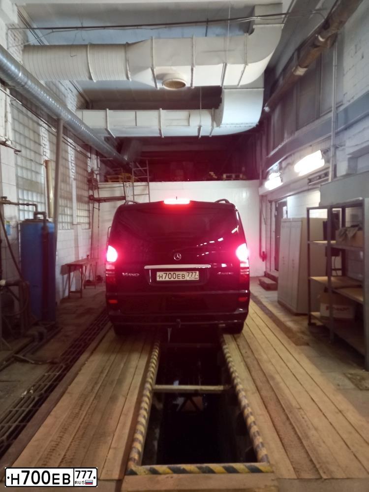 Фото автомобиля MERCEDES VIANO, 2014 — госномер О326ОО77. Цвет: ЧЕРНЫЙ