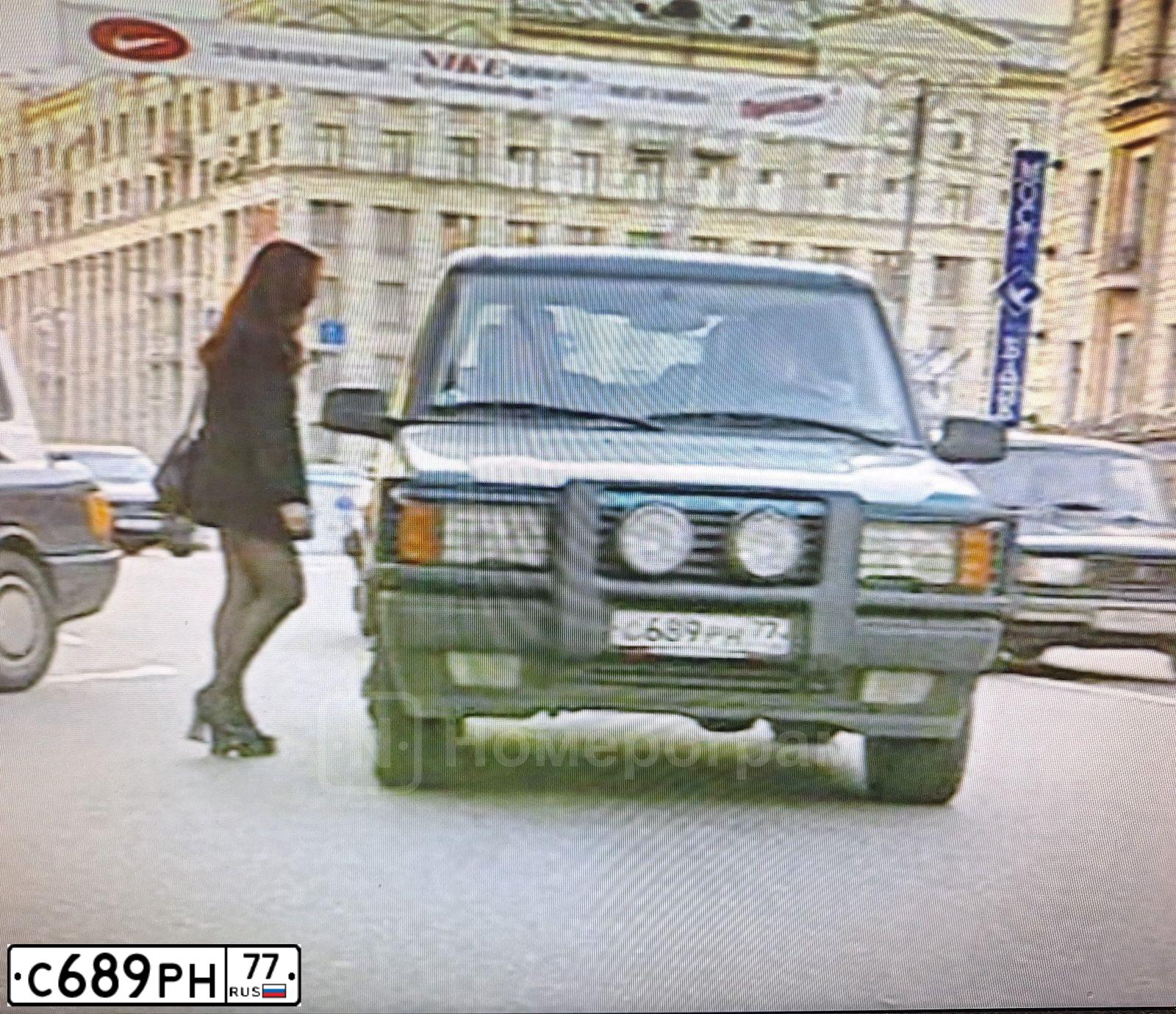 Фото автомобиля RANGE ROVER БЕЗ МОДЕЛИ, 1996 — госномер В393ХВ38. Цвет: ЗЕЛЕНЫЙ
