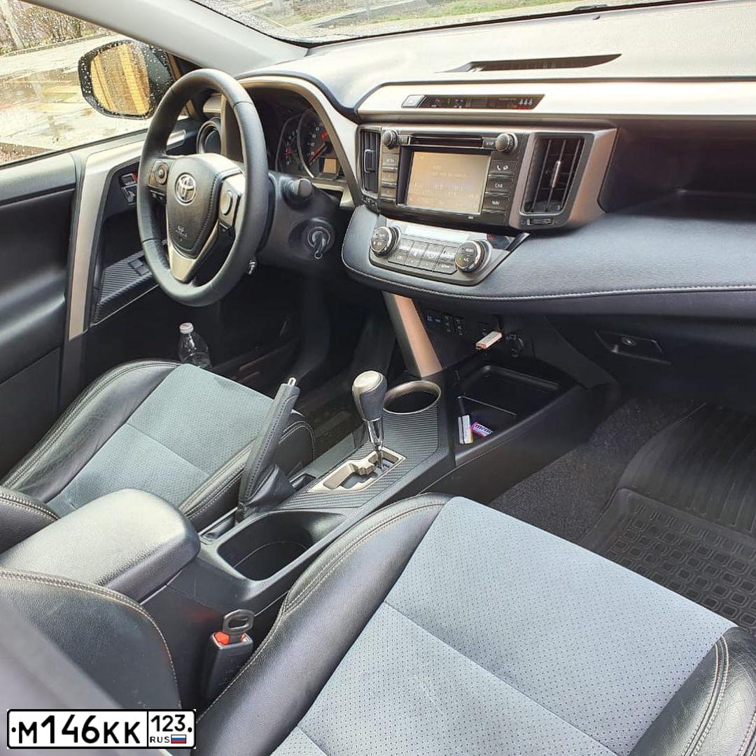 Фото автомобиля TOYOTA RAV4, 2014 — госномер В847МВ193. Цвет: бронзовый