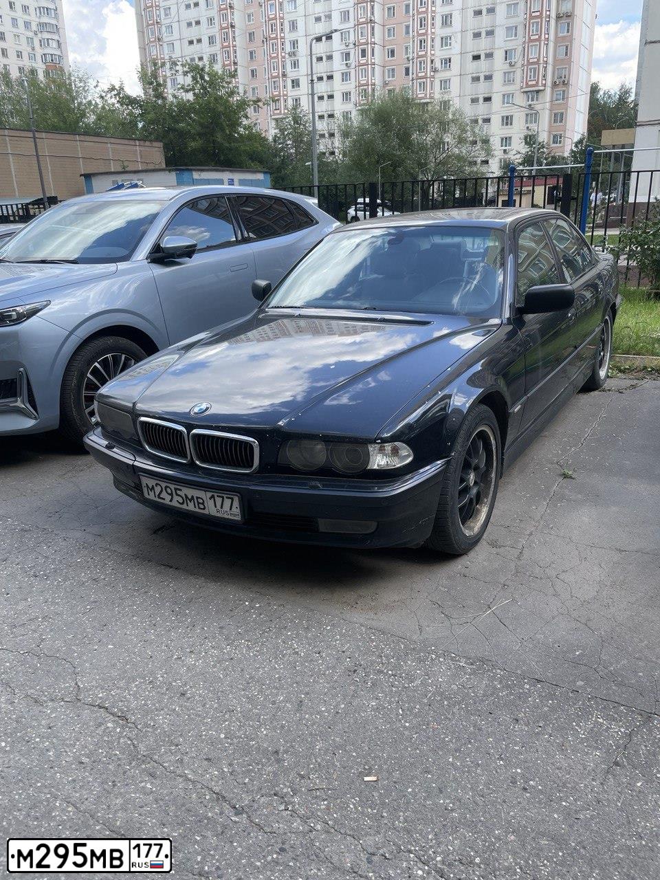 Фото автомобиля ALPINA B12, 1999 — госномер М295МВ177. Цвет: ТЕМНО-СИНИЙ
