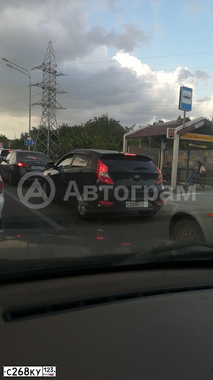Фото автомобиля HYUNDAI SOLARIS, 2011 — госномер С268КУ123. Цвет: ЧЕРНЫЙ