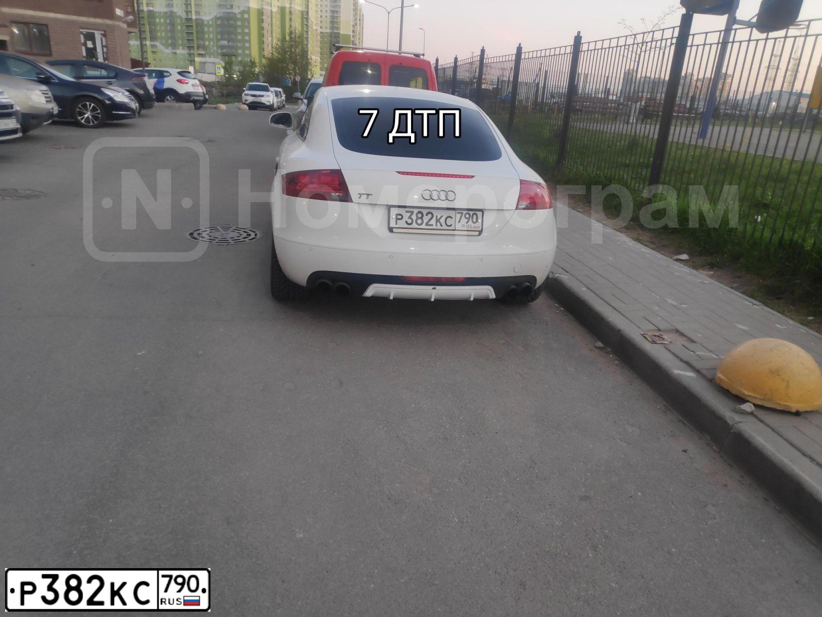 Фото автомобиля AUDI TT, 2007 — госномер Х888ВВ98. Цвет: Белый