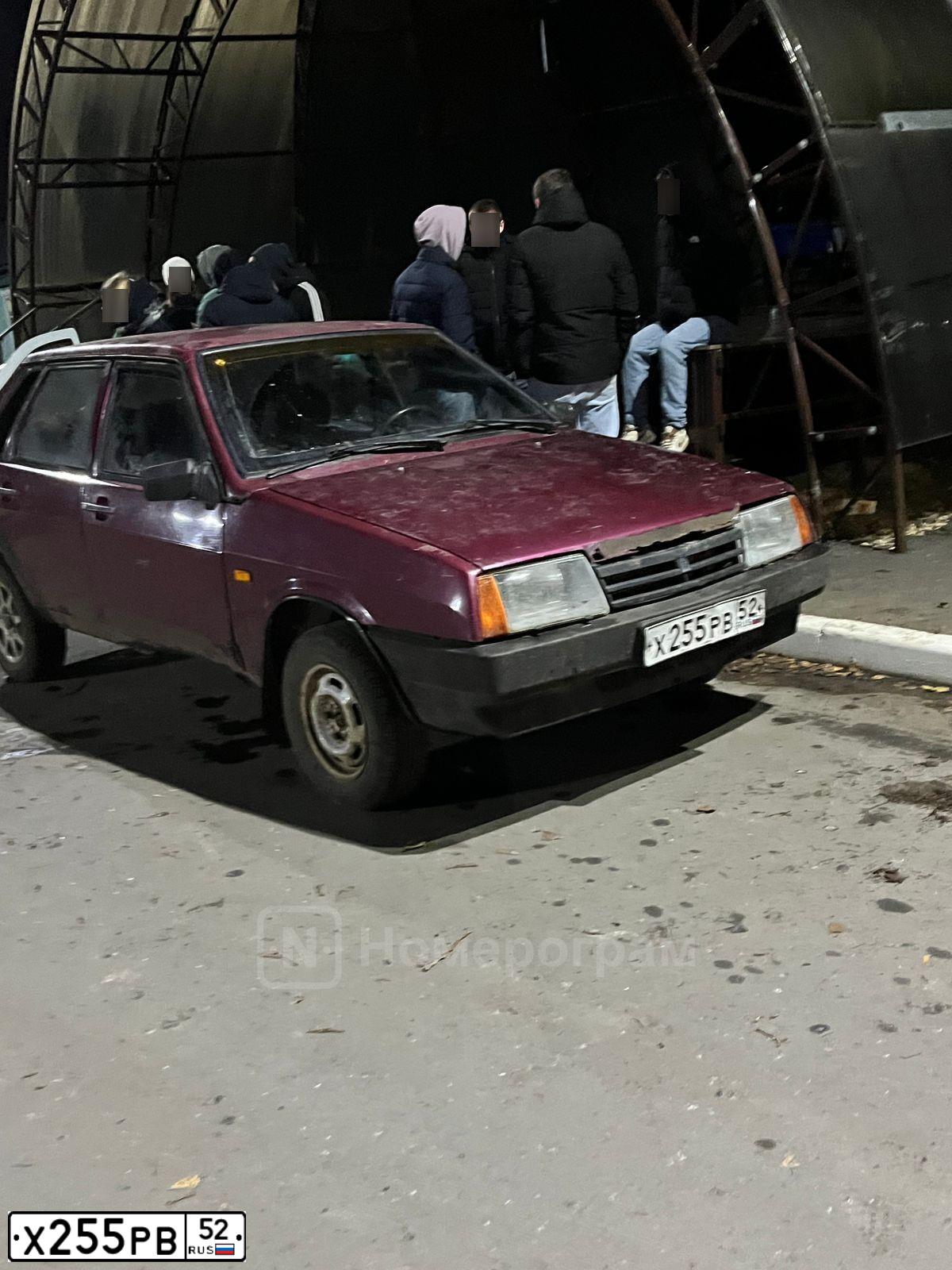 Фото автомобиля LADA 2109 SAMARA, 2001 — госномер Х255РВ52. Цвет: ТЕМНО-КРАСНЫЙ