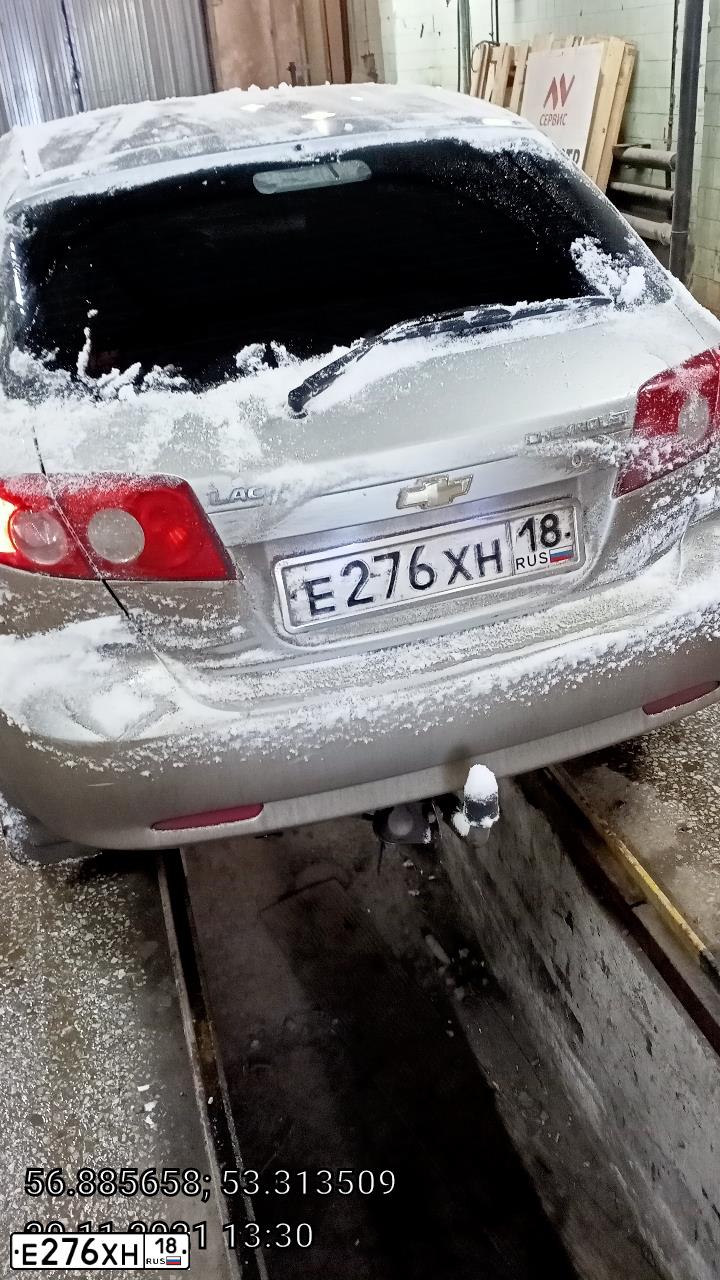 Фото автомобиля CHEVROLET LACETTI, 2007 — госномер Т568ЕУ18. Цвет: СВЕТЛО СЕРЕБРИСТЫЙ МЕТАЛЛ