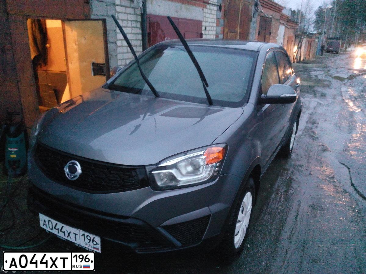 Фото автомобиля SSANGYONG ACTYON, 2014 — госномер А044ХТ196. Цвет: СЕРЫЙ